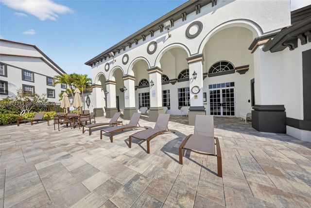 7925 Preserve Cir 316, Naples, FL 34119