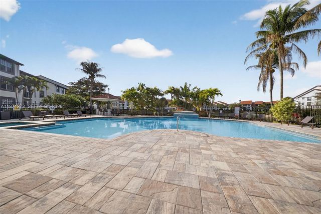 7925 Preserve Cir 316, Naples, FL 34119