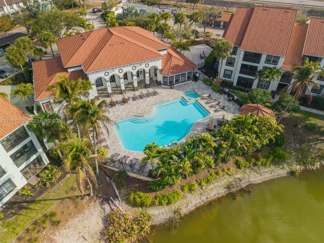 7925 Preserve Cir 316, Naples, FL 34119