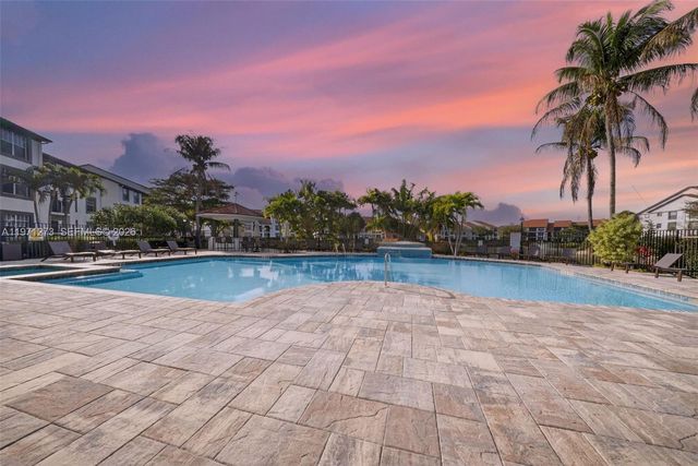 7925 Preserve Cir 316, Naples, FL 34119