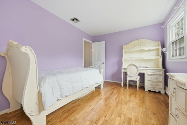 17 Valley Way, Mendham Boro, NJ 07945