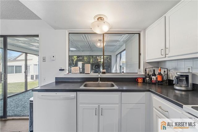 21 Celtis Plaza 21B, Monroe, NJ 08831