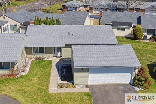 21 Celtis Plaza 21B, Monroe, NJ 08831