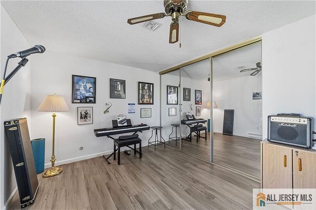 21 Celtis Plaza 21B, Monroe, NJ 08831