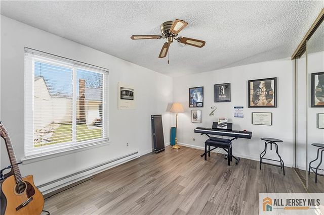 21 Celtis Plaza 21B, Monroe, NJ 08831