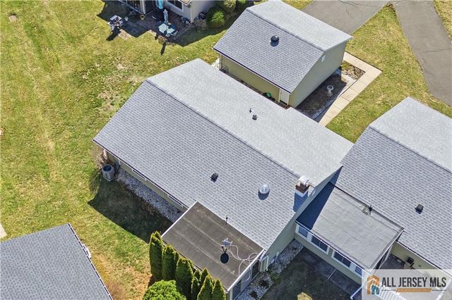 21 Celtis Plaza 21B, Monroe, NJ 08831