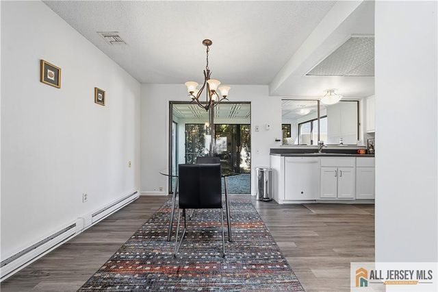 21 Celtis Plaza 21B, Monroe, NJ 08831