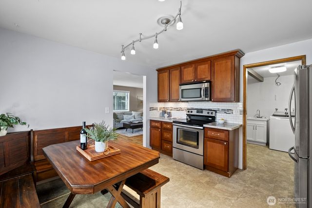 9723 Forest Avenue SW, Lakewood, WA 98498