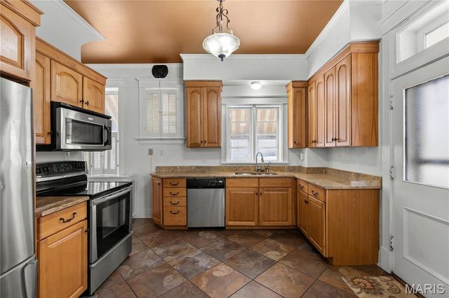 1106 Washington Avenue, Alton, IL 62002