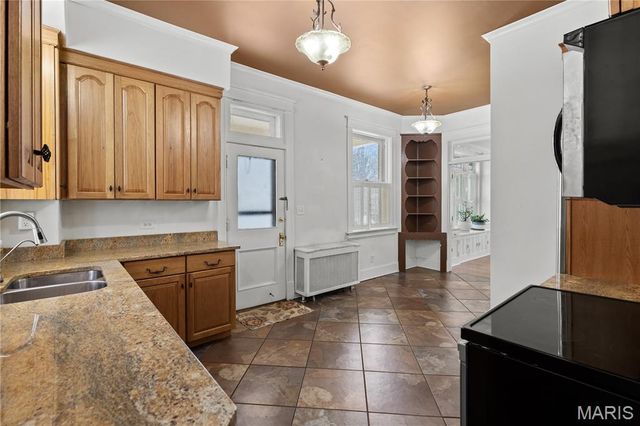 1106 Washington Avenue, Alton, IL 62002