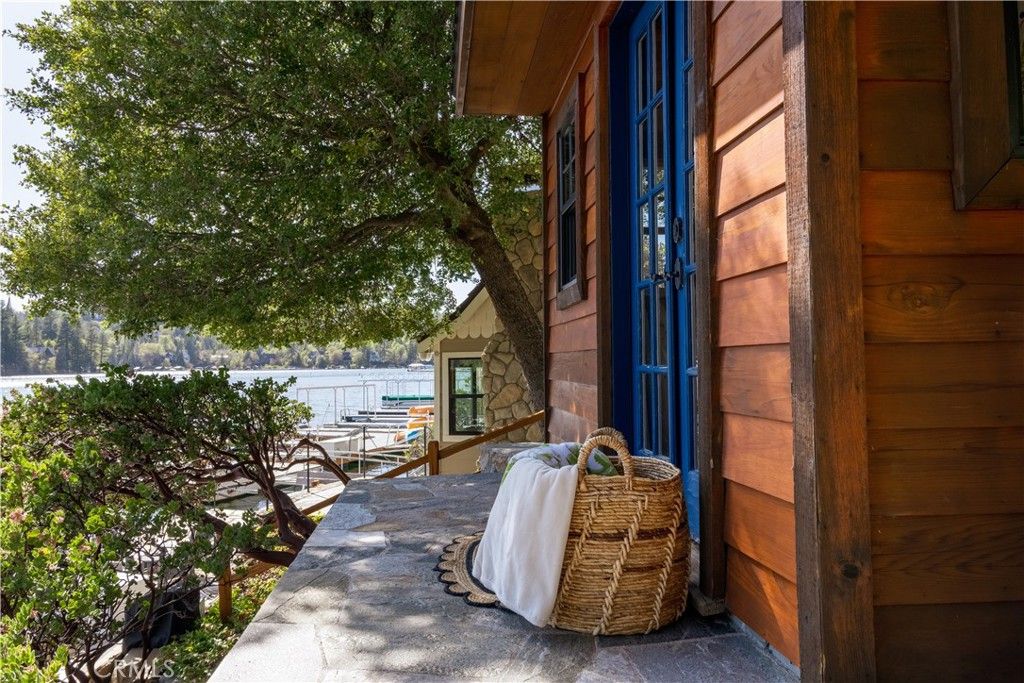 Image 14 of property listing at 406 N406B, Lake Arrowhead, CA 92352