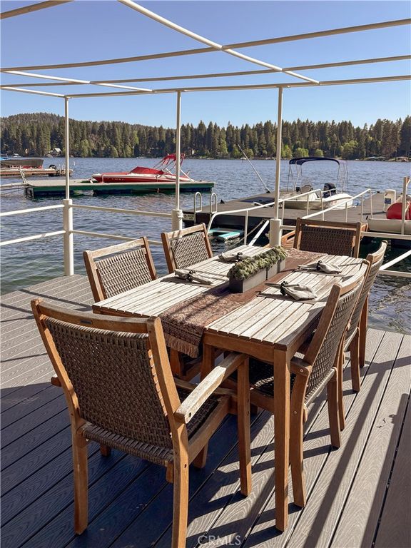 Image 5 of property listing at 406 N406B, Lake Arrowhead, CA 92352