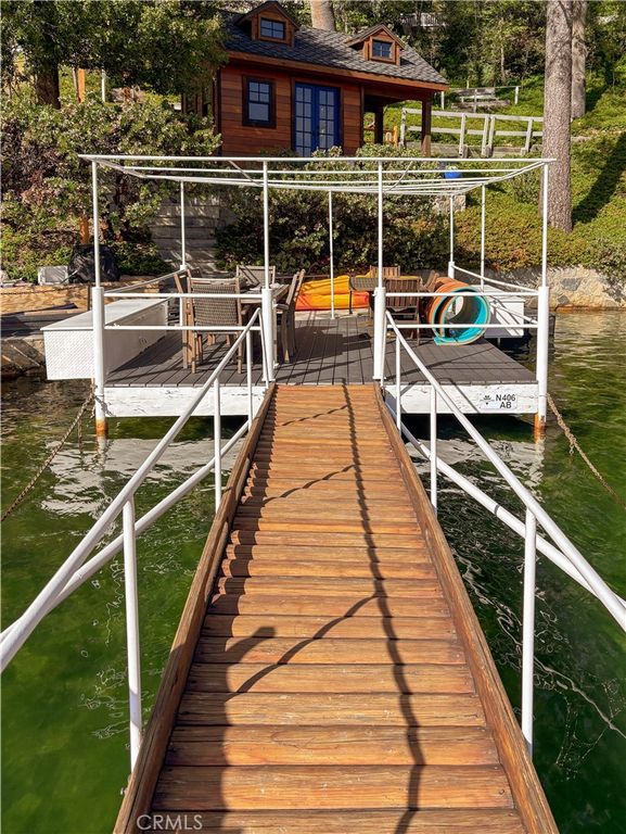 Image 6 of property listing at 406 N406B, Lake Arrowhead, CA 92352