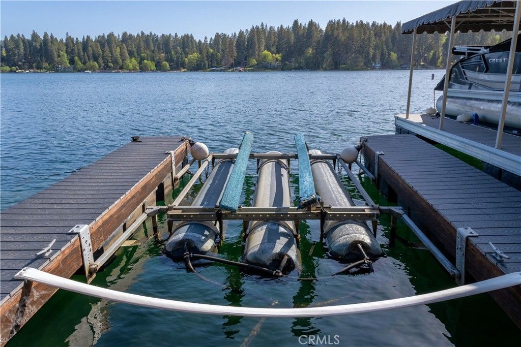 Image 9 of property listing at 406 N406B, Lake Arrowhead, CA 92352