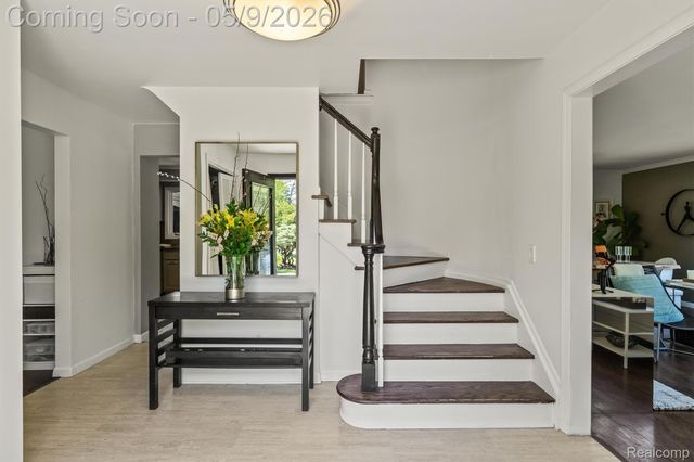 25080 Glynholm Court, Bloomfield Charter Township, MI 48301