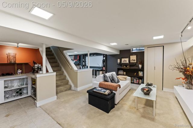 25080 Glynholm Court, Bloomfield Charter Township, MI 48301