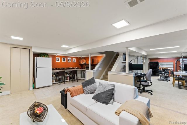 25080 Glynholm Court, Bloomfield Charter Township, MI 48301