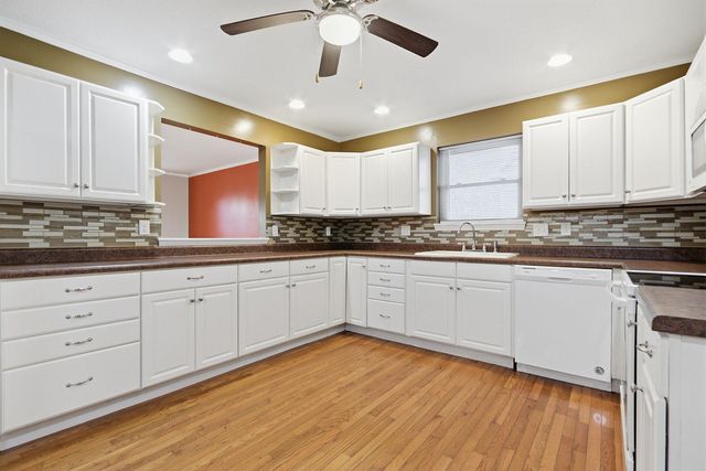 14331 ONTARIO DR, Hallsville, MO 65255