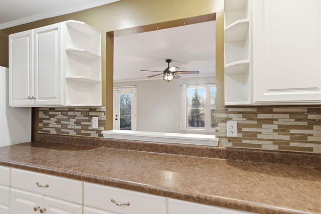 14331 ONTARIO DR, Hallsville, MO 65255