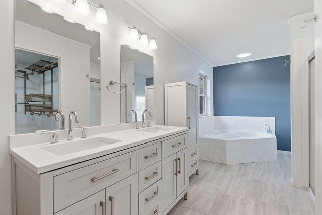 14331 ONTARIO DR, Hallsville, MO 65255