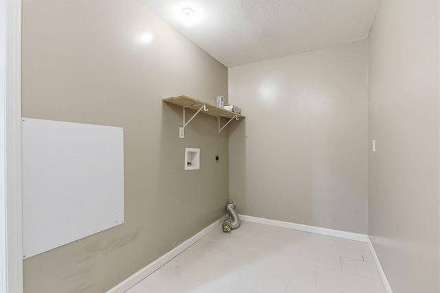 14331 ONTARIO DR, Hallsville, MO 65255