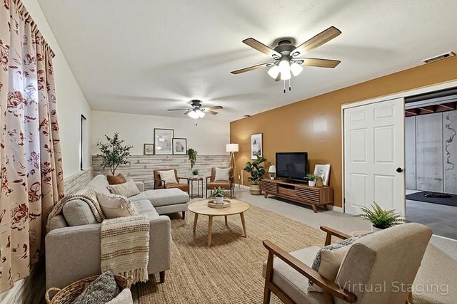 14331 ONTARIO DR, Hallsville, MO 65255