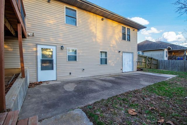 14331 ONTARIO DR, Hallsville, MO 65255