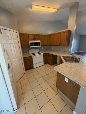 3111 20th ST SW, Lehigh Acres, FL 33976