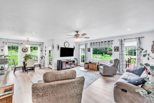 605 E Farrell Street, Niota, TN 37826