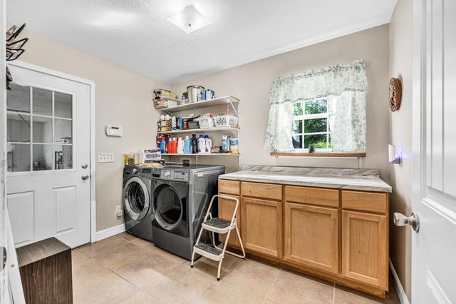 605 E Farrell Street, Niota, TN 37826