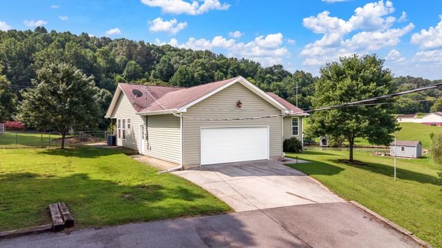 605 E Farrell Street, Niota, TN 37826
