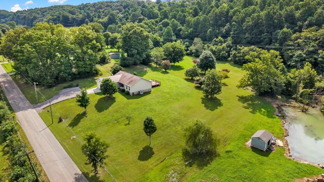 605 E Farrell Street, Niota, TN 37826