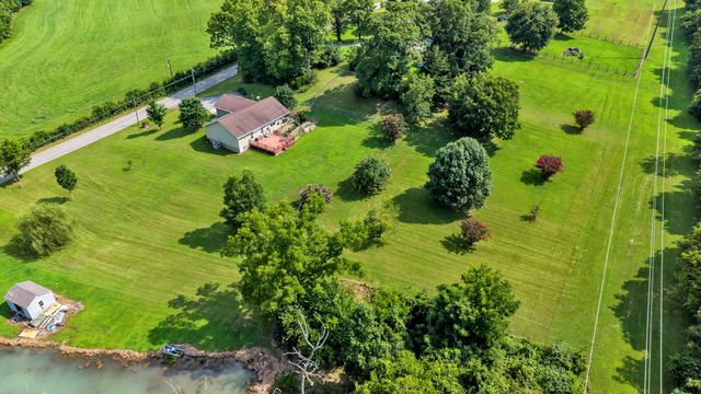 605 E Farrell Street, Niota, TN 37826