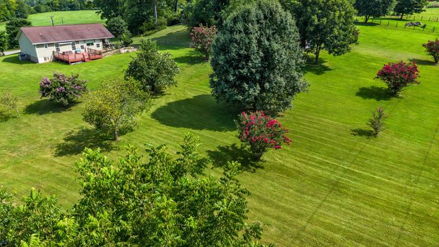 605 E Farrell Street, Niota, TN 37826