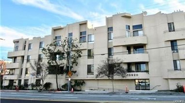 13920 Moorpark 204, Sherman Oaks, CA 91423