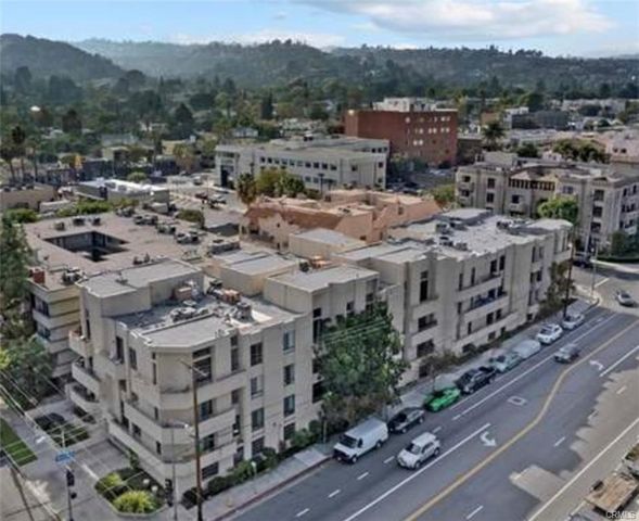 13920 Moorpark 204, Sherman Oaks, CA 91423