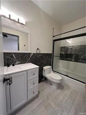 13920 Moorpark 204, Sherman Oaks, CA 91423