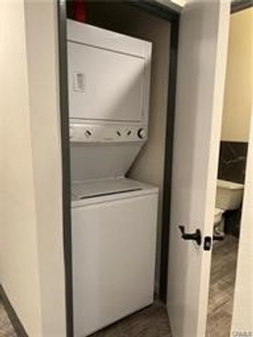 13920 Moorpark 204, Sherman Oaks, CA 91423