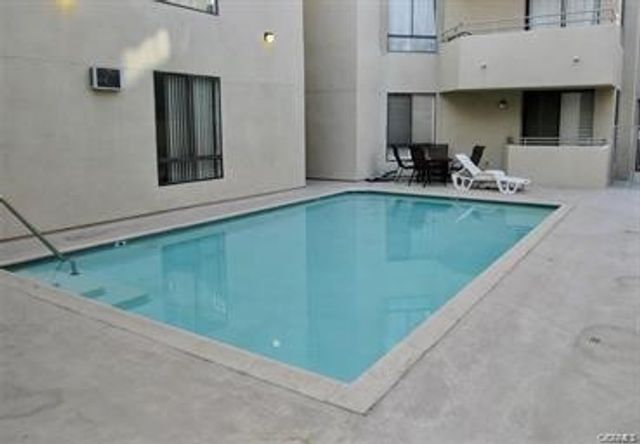 13920 Moorpark 204, Sherman Oaks, CA 91423