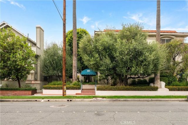 985 E California, Pasadena, CA 91106