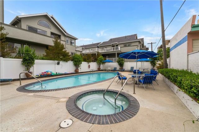 985 E California, Pasadena, CA 91106
