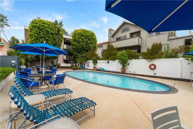 985 E California, Pasadena, CA 91106