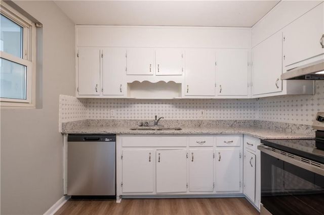 2660 Beacon Drive, Atlanta, GA 30349
