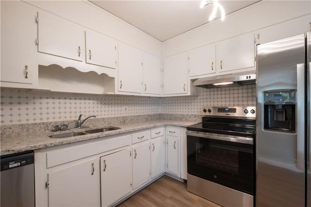 2660 Beacon Drive, Atlanta, GA 30349