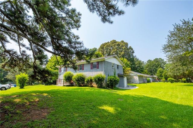 2660 Beacon Drive, Atlanta, GA 30349