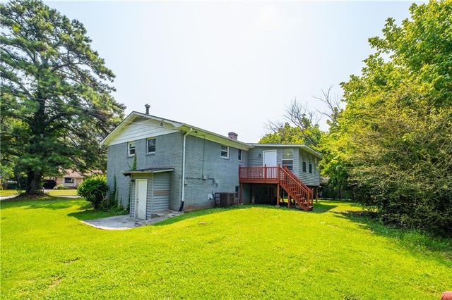 2660 Beacon Drive, Atlanta, GA 30349
