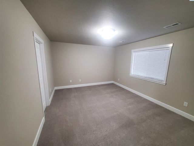 5919 W 41st, Kennewick, WA 99338