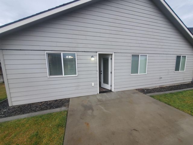 5919 W 41st, Kennewick, WA 99338