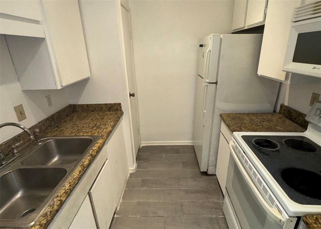 10049 Westpark Drive 189, Houston, TX 77042