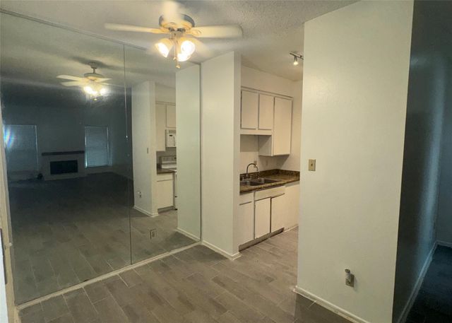 10049 Westpark Drive 189, Houston, TX 77042